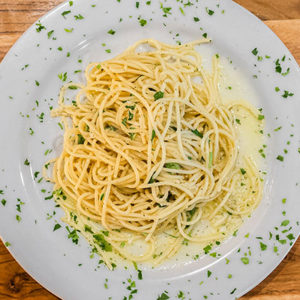 Spaghetti with Olive Oil and Garlic